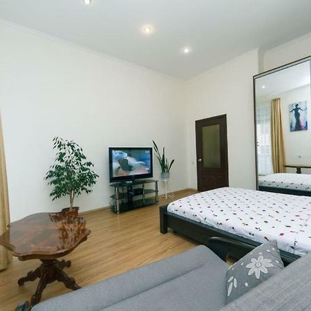 Apartment On Saksahanskoho Street Κίεβο Εξωτερικό φωτογραφία